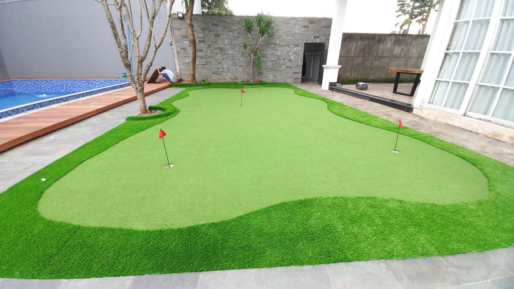 rumput sintetis murah untuk lapangan mini golf di rumah